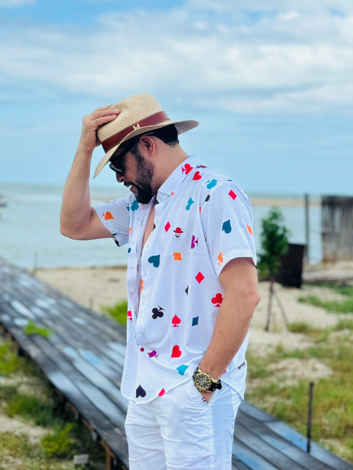 Solitary shirt
