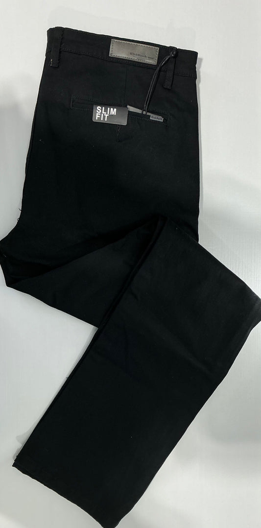 Pantalón largo negro