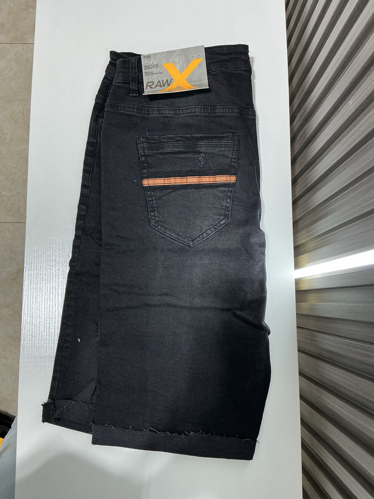 Mahón corto Black Wash RawX